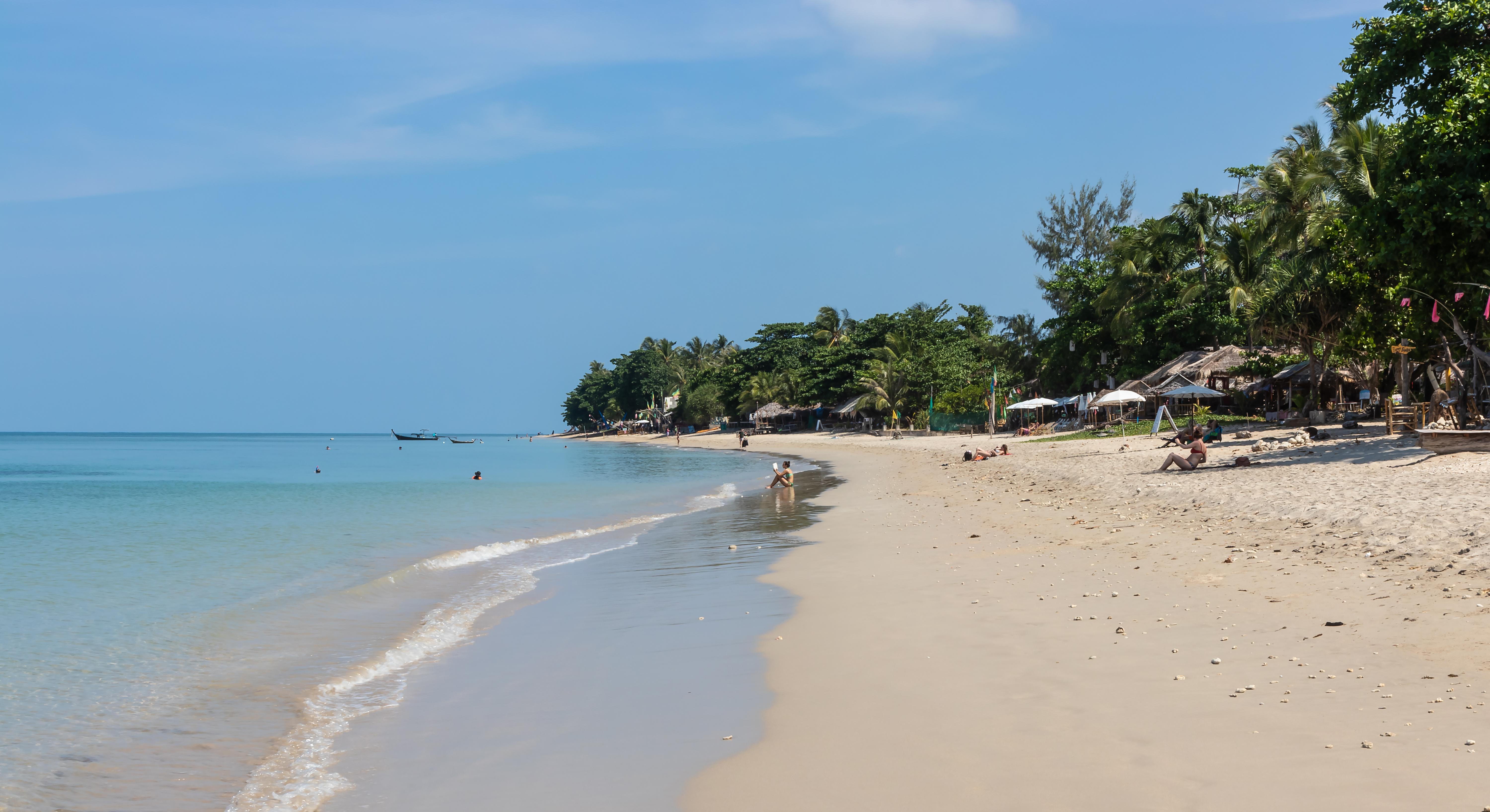 Plage de Khlong Khong